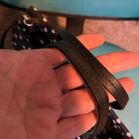 Kate Spade polkadot tote. Excellent condition. Cross body strap included - Picture 4 of 6